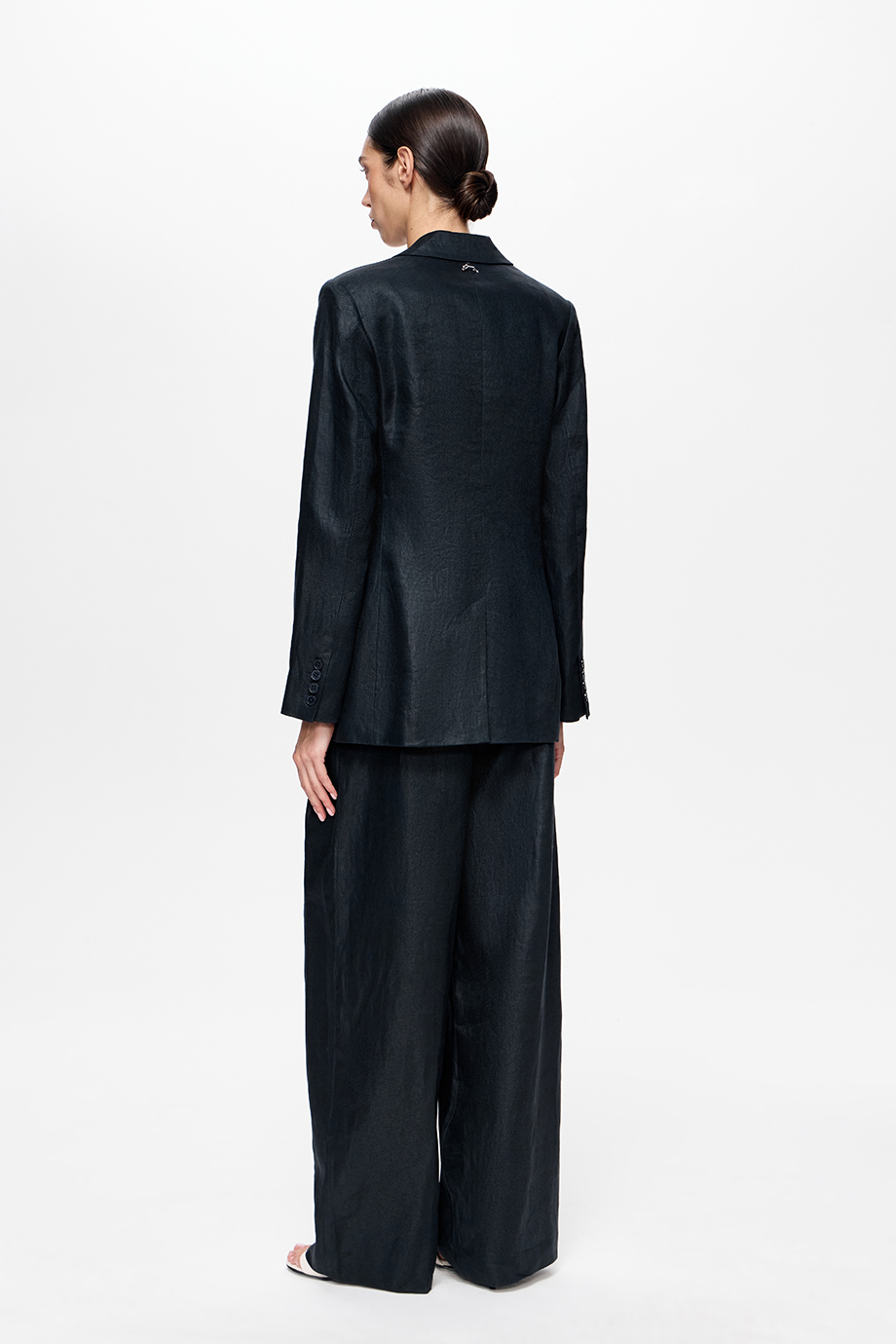 Жакет льняной с вышивками