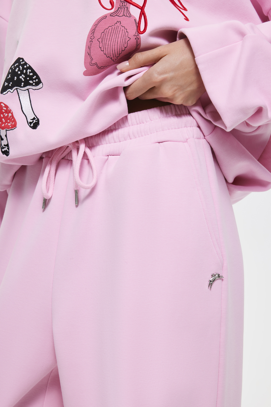 Брюки трикотажные широкие