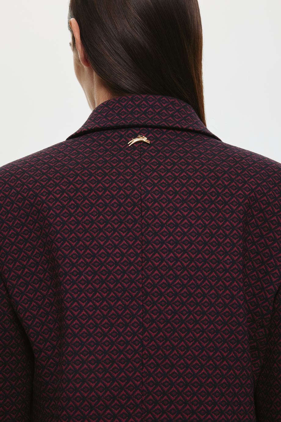 Жакет полуприлегающий из жаккарда