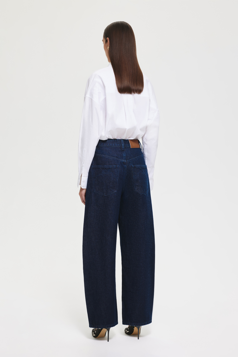 Джинсы Barrel Leg