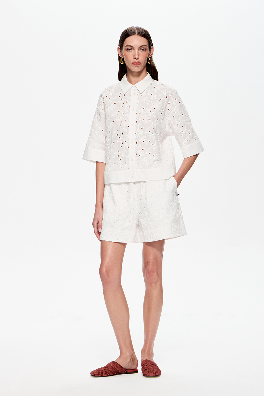 Блузка из хлопкового шитья