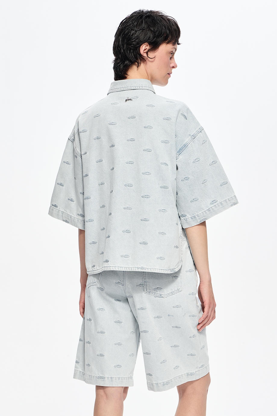 Джинсовая рубашка