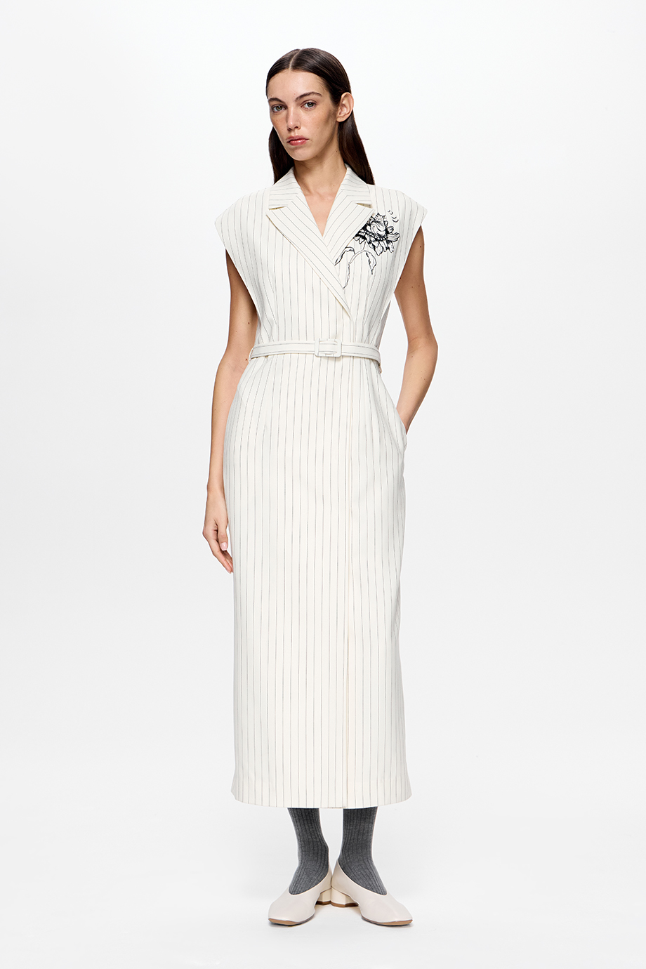 Платье-жилет с вышивкой