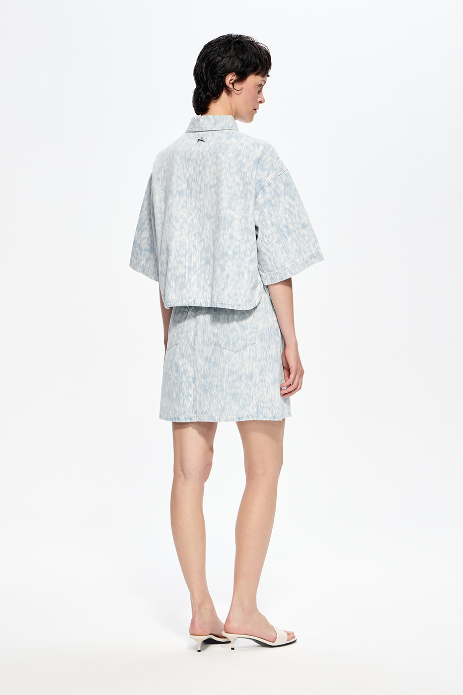 Джинсовая рубашка