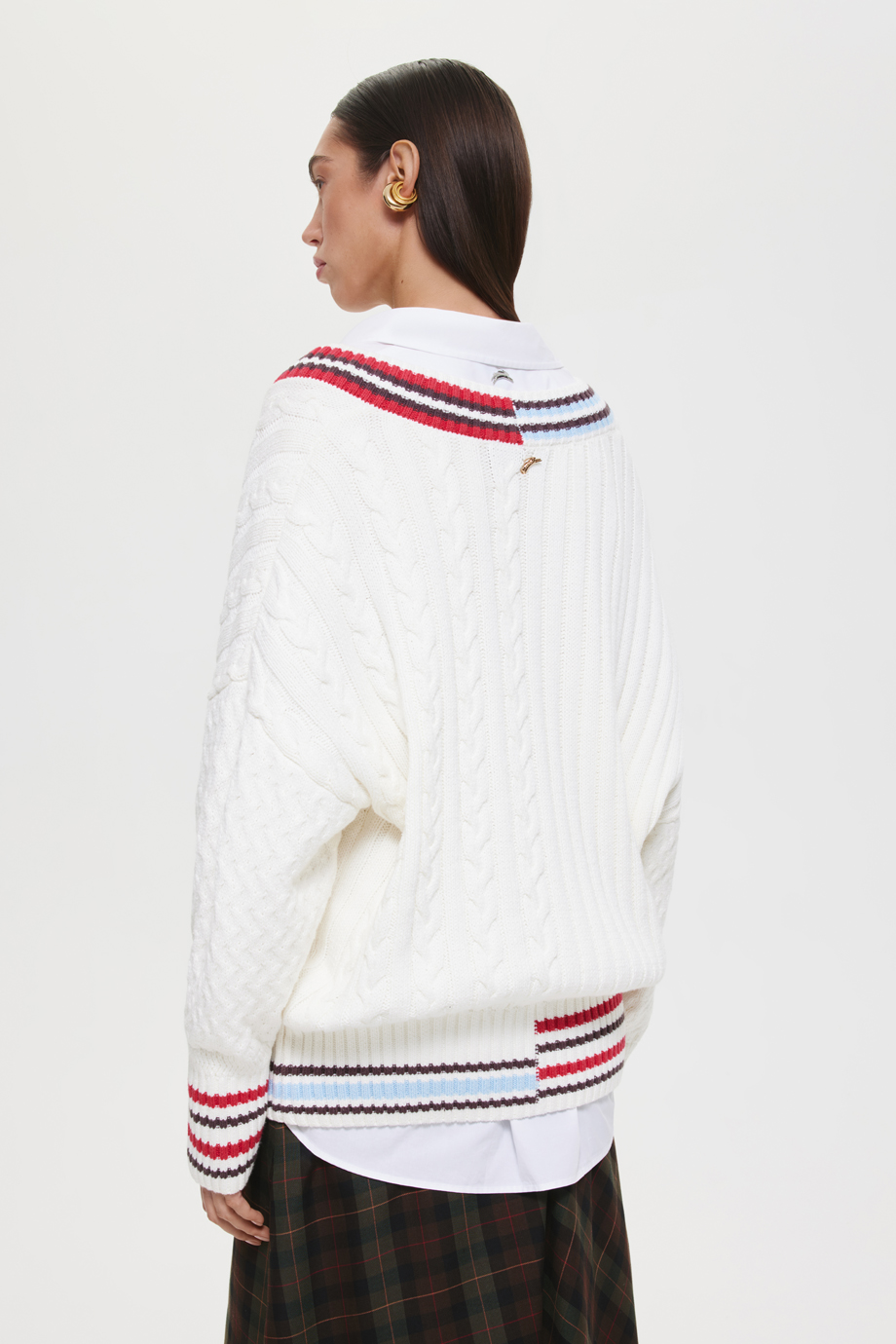 Джемпер с V-вырезом