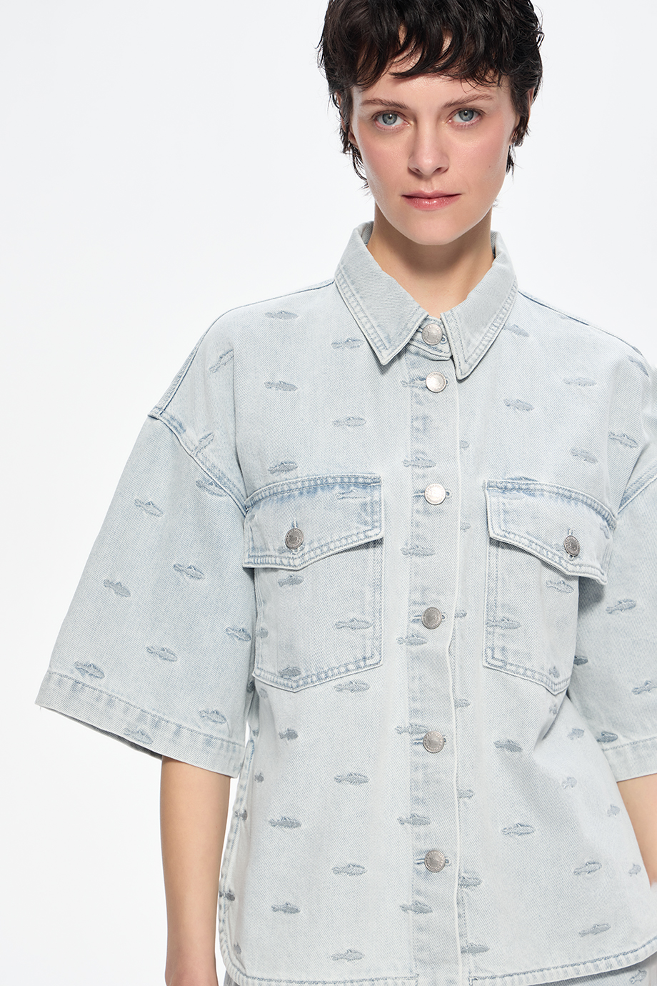 Джинсовая рубашка