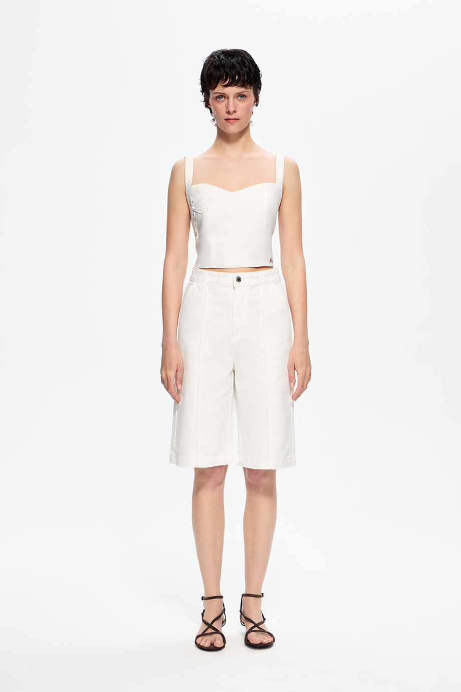 Джинсовые шорты