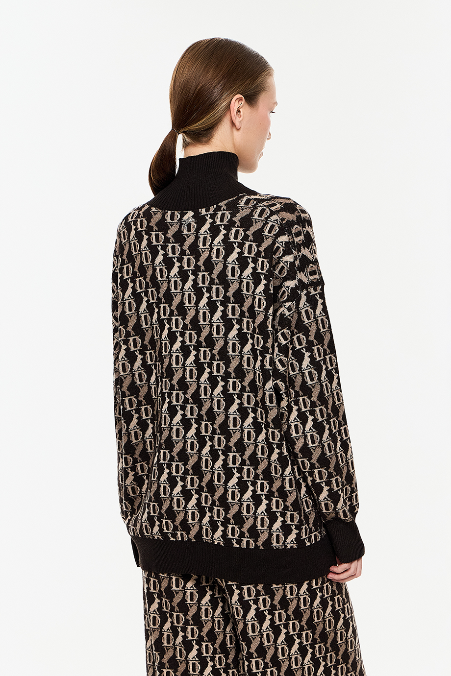 Вязаный джемпер