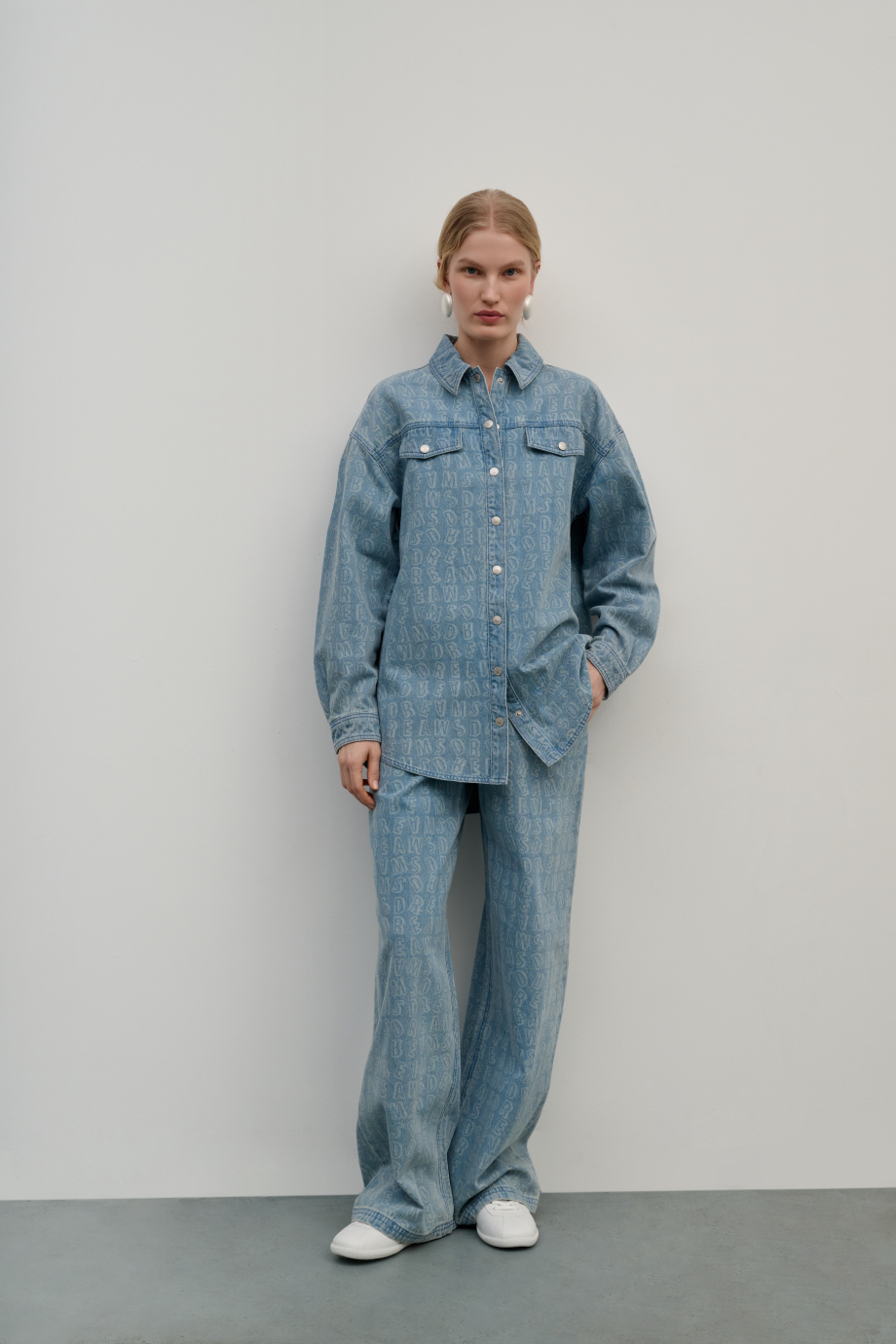 Джинсовая рубашка