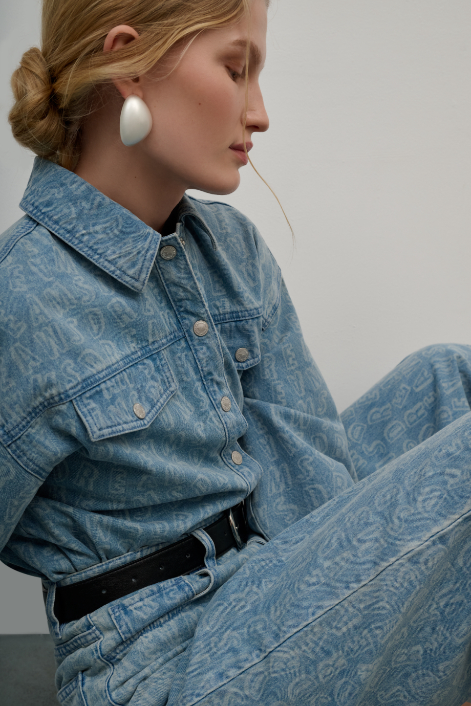 Джинсовая рубашка