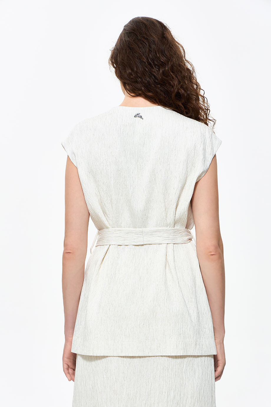 Жилет из фактурного смесового льна