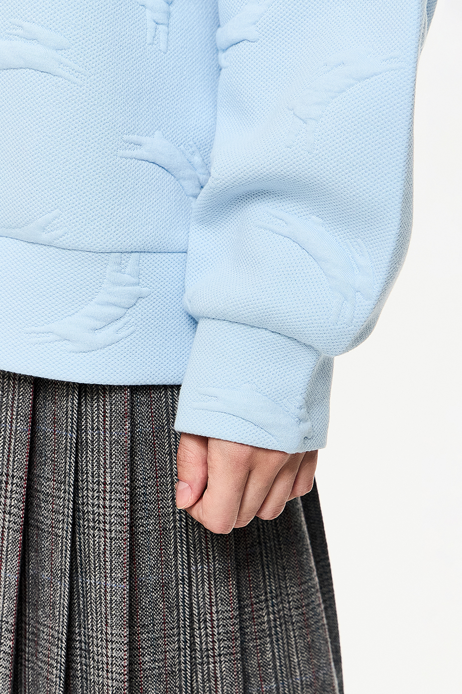 Свитшот с объемным лого-паттерном