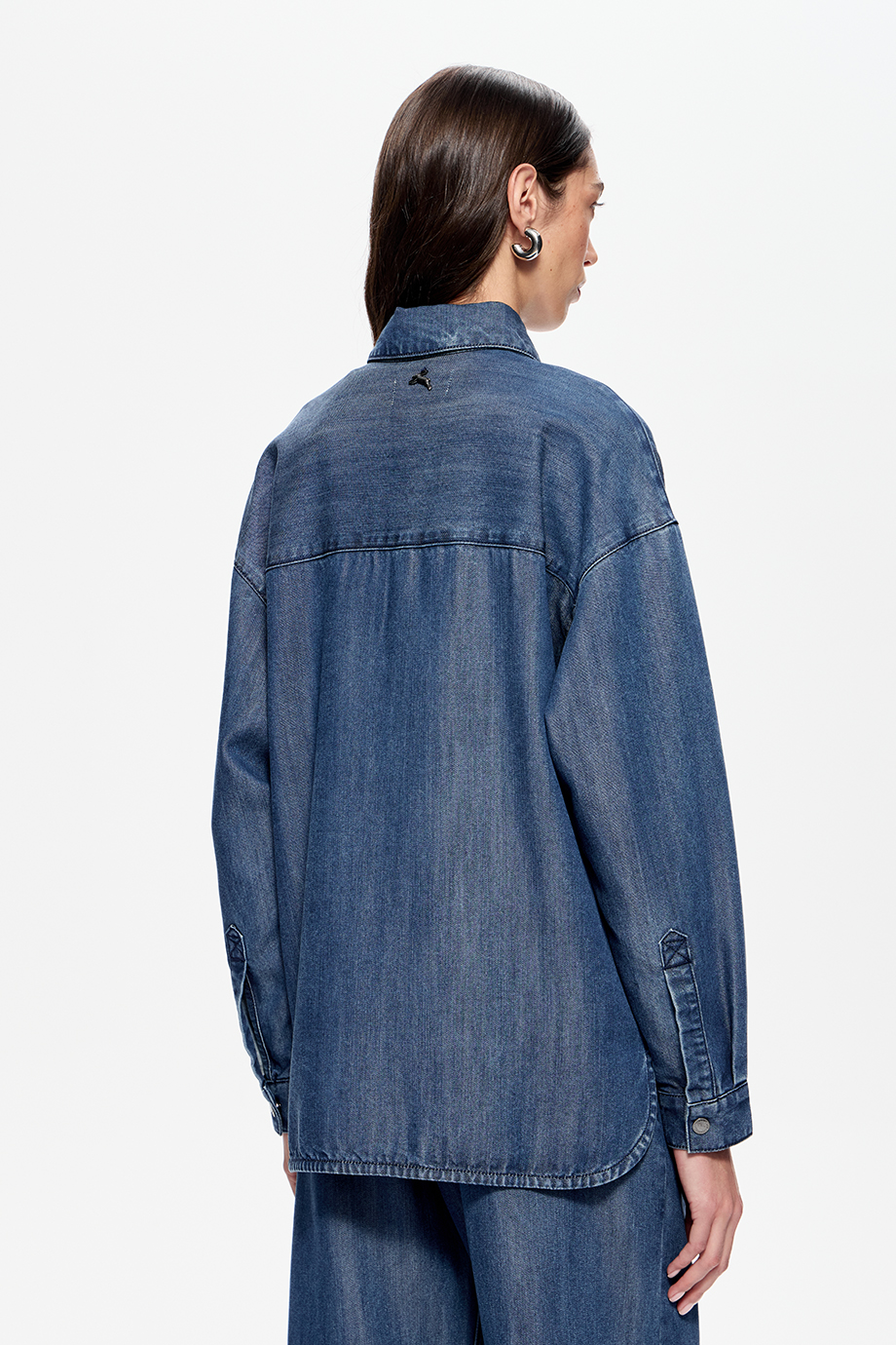 Джинсовая рубашка