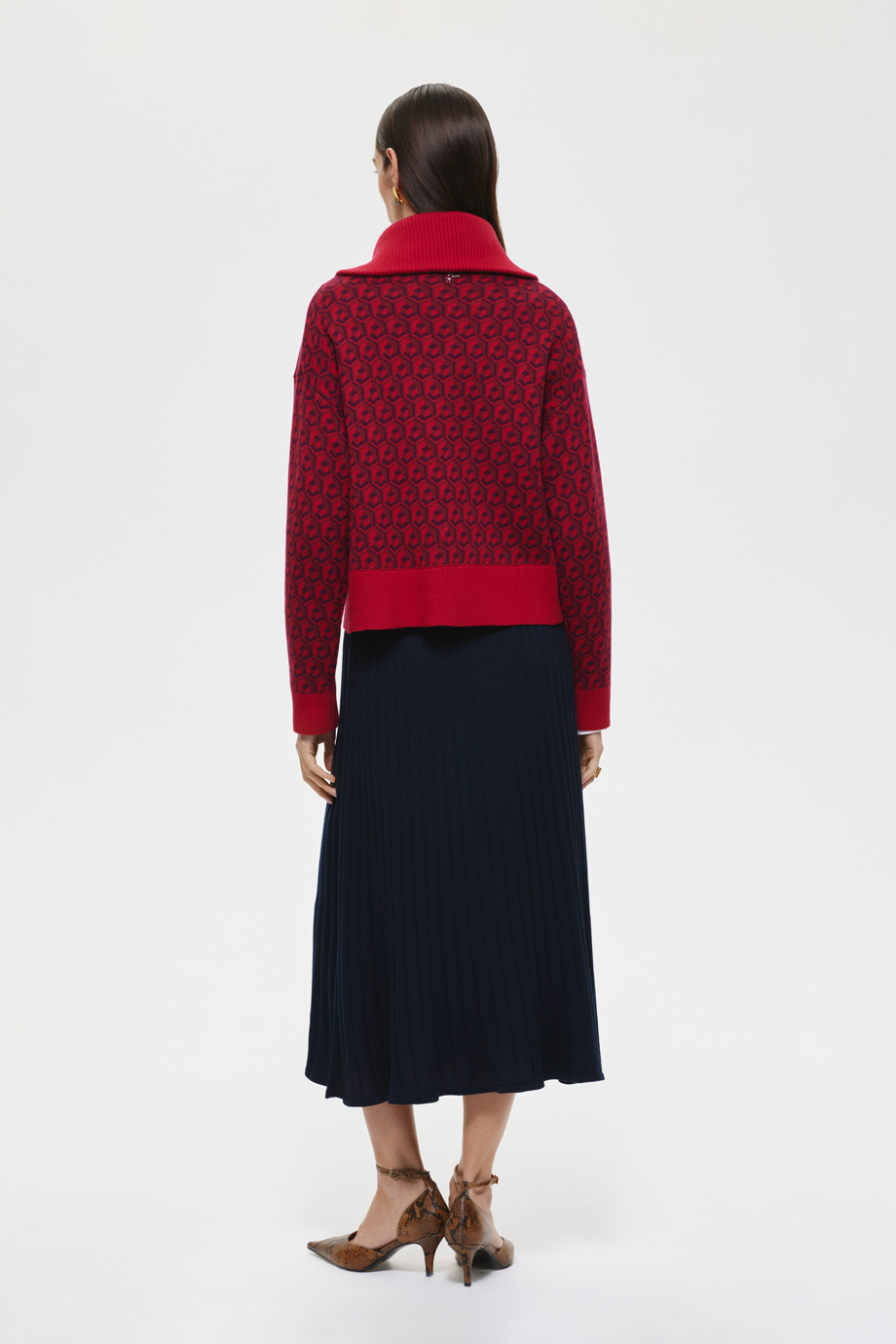 Джемпер с отложным воротником