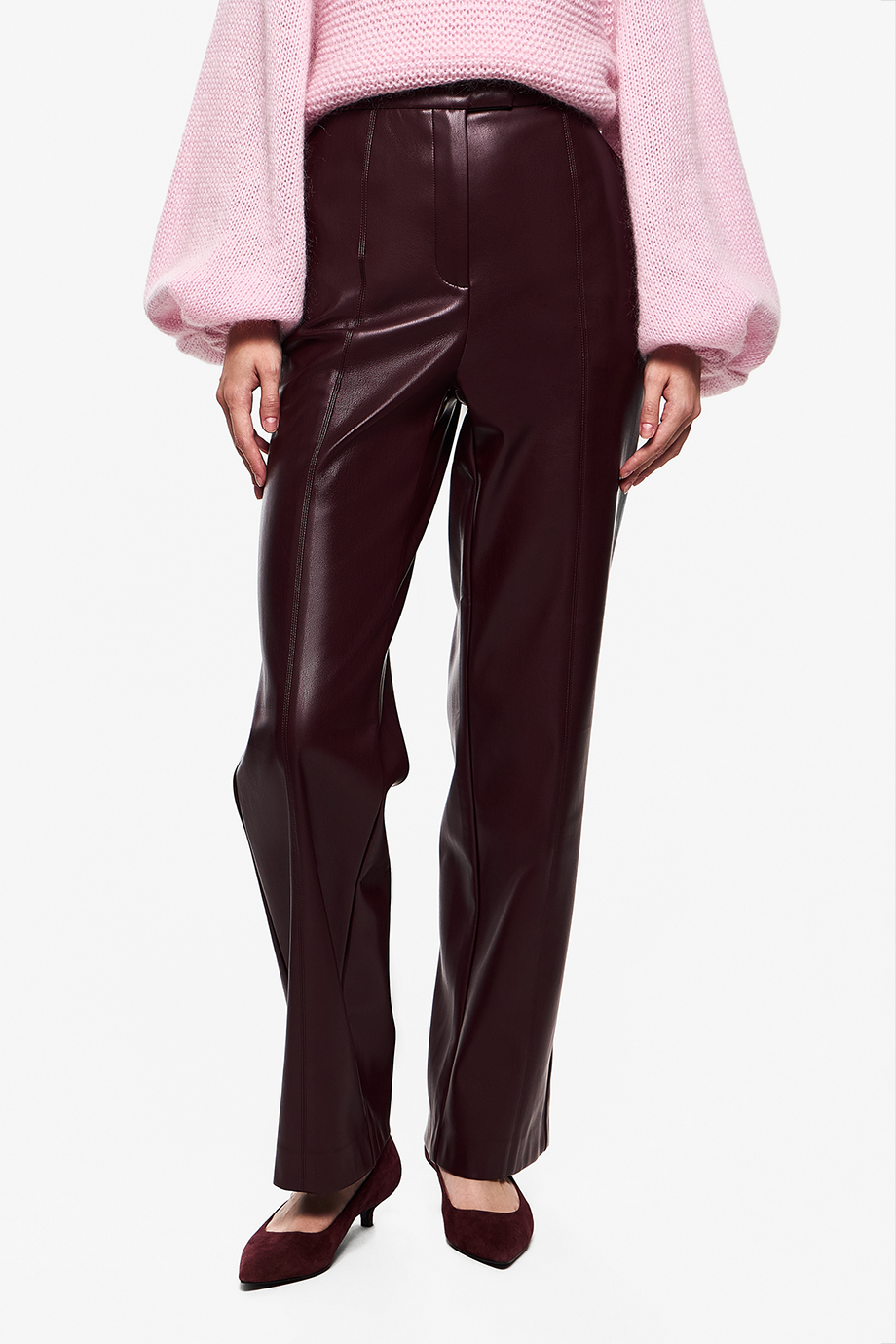 Брюки из экокожи