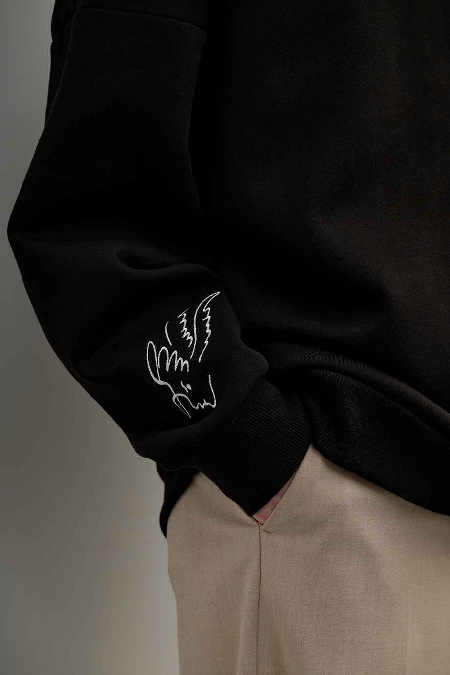 Свитшот с вышивкой