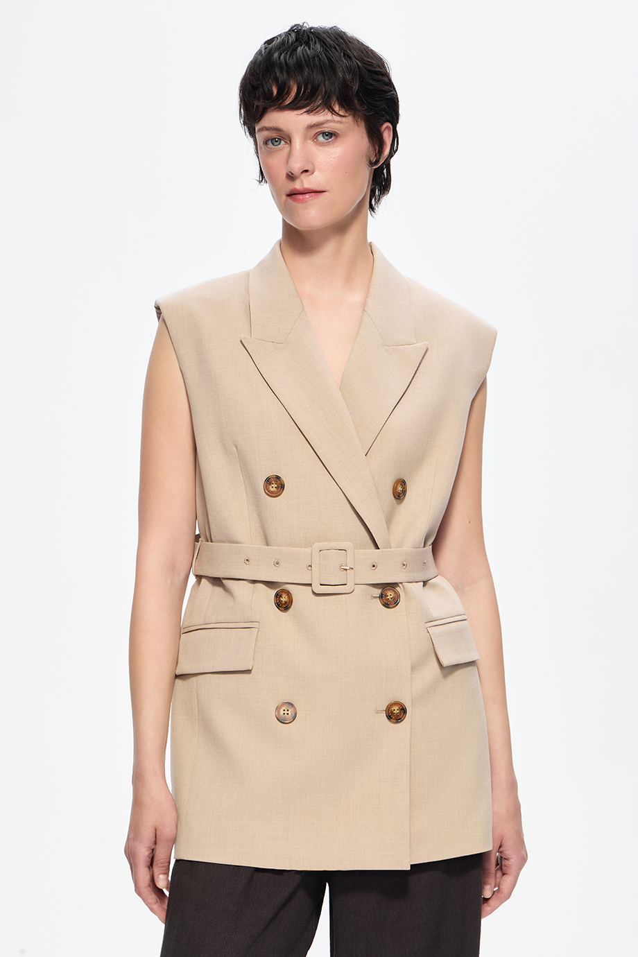 Жилет двубортный