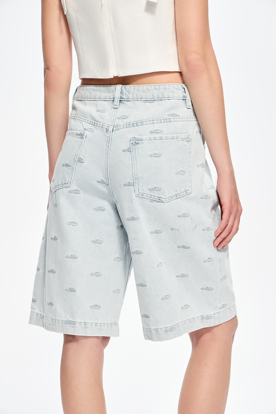 Джинсовые шорты