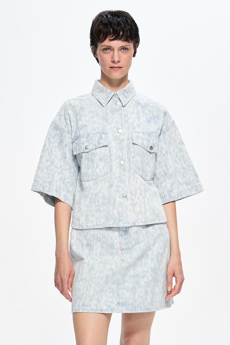 Джинсовая рубашка