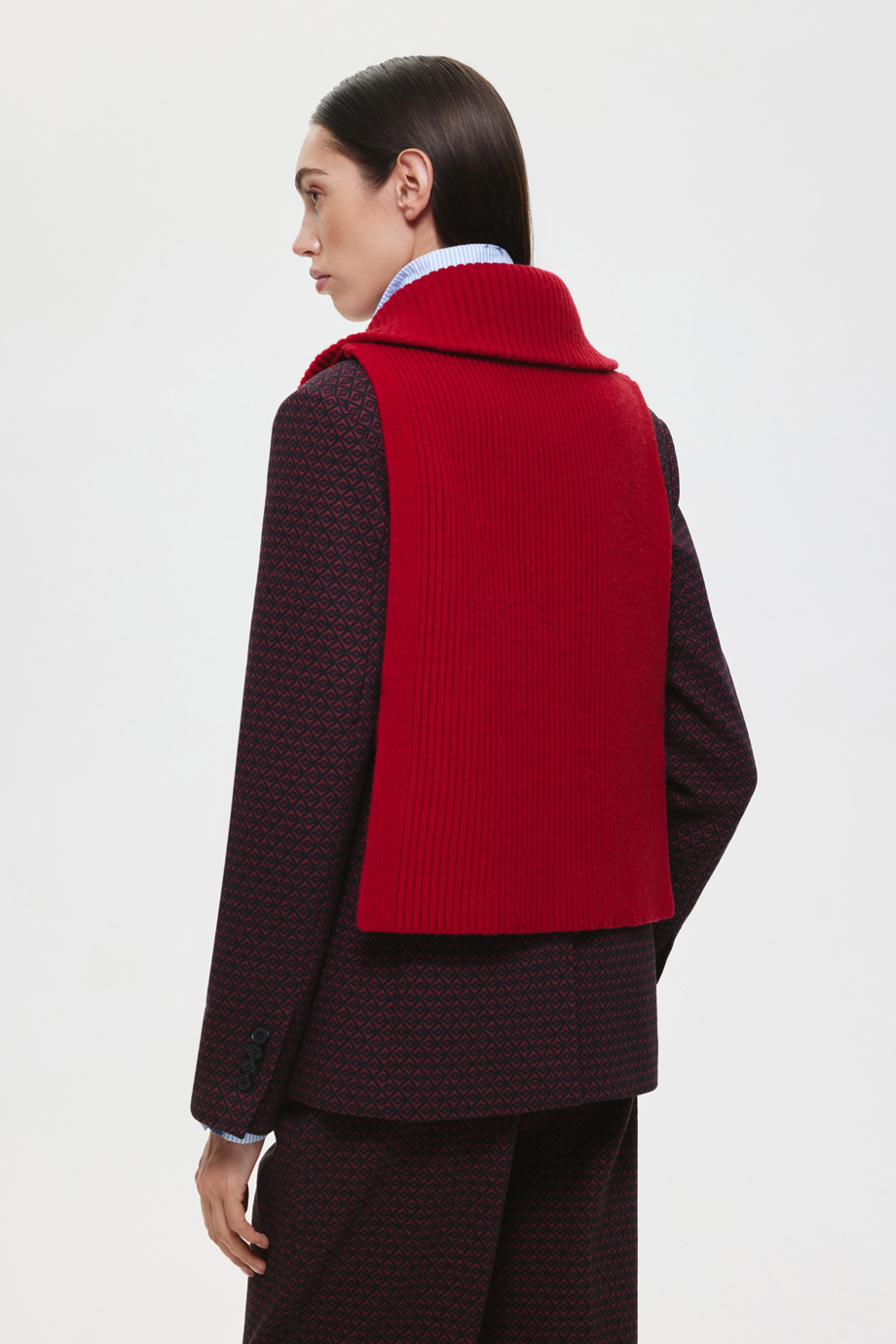 Шерстяная манишка