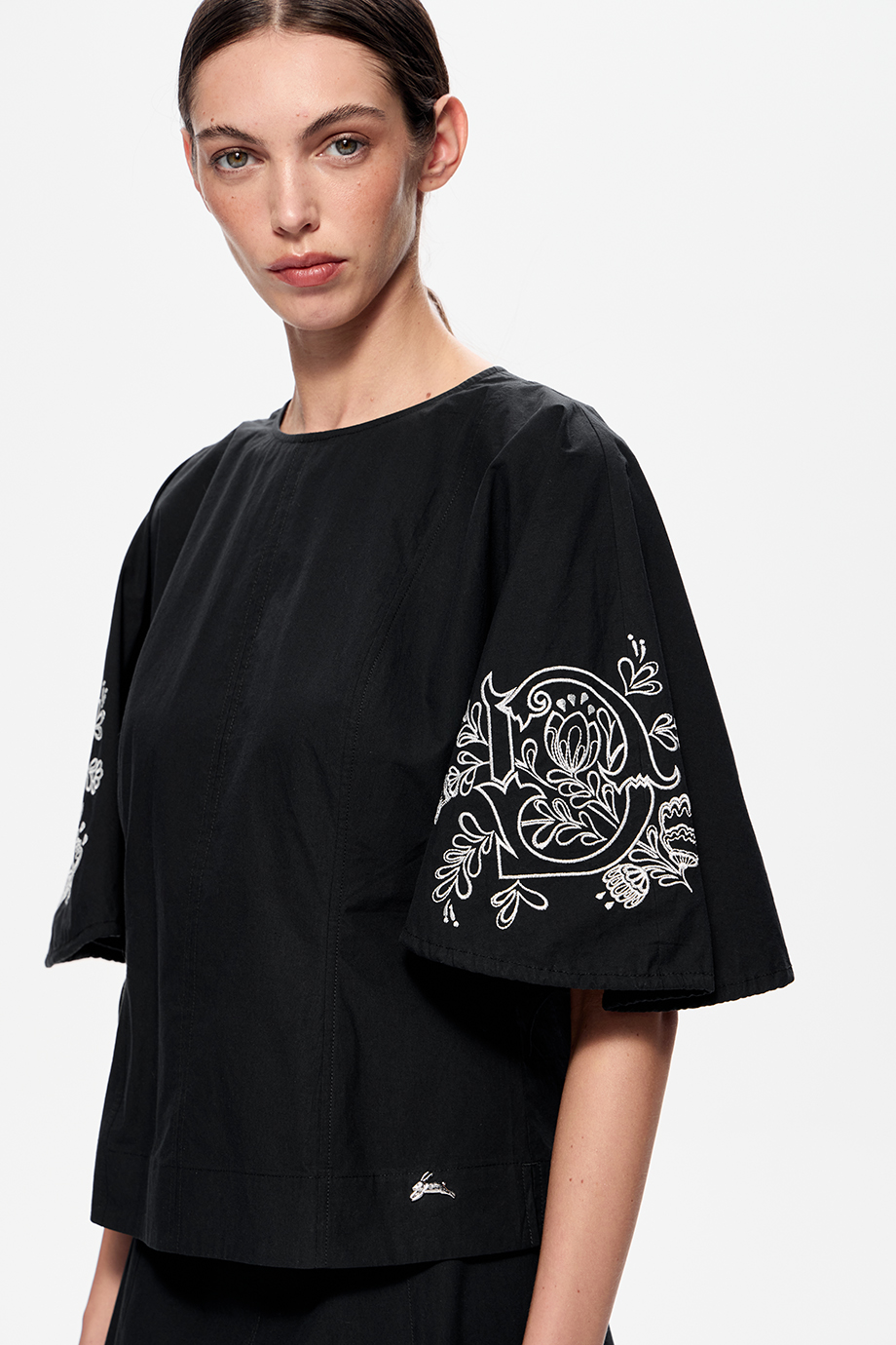 Блузка хлопковая с вышивкой