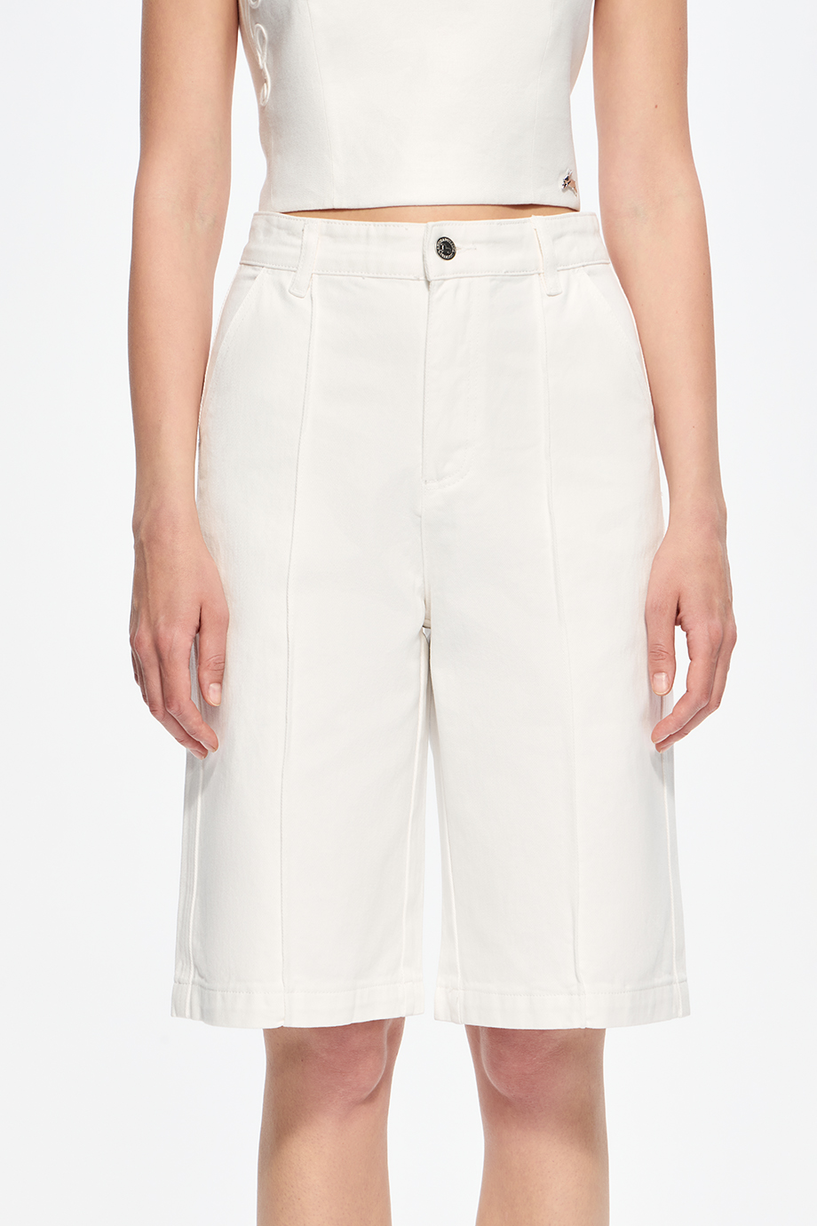 Джинсовые шорты