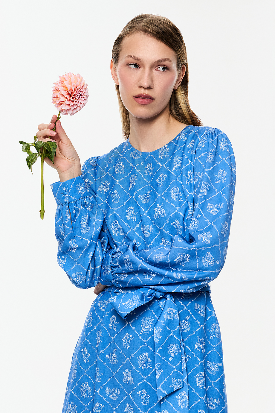 Платье-миди с поясом