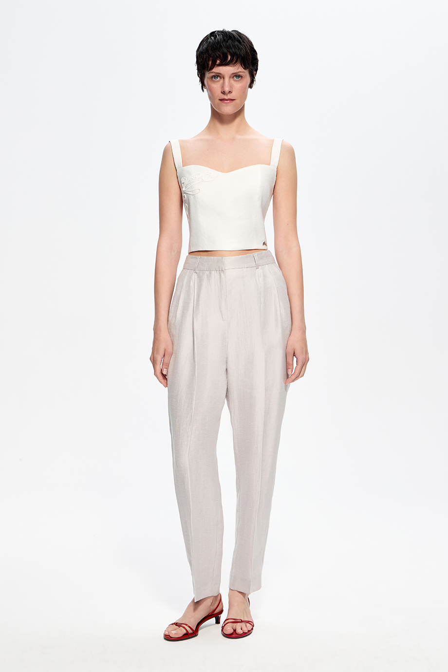 Брюки из жемчужного льна