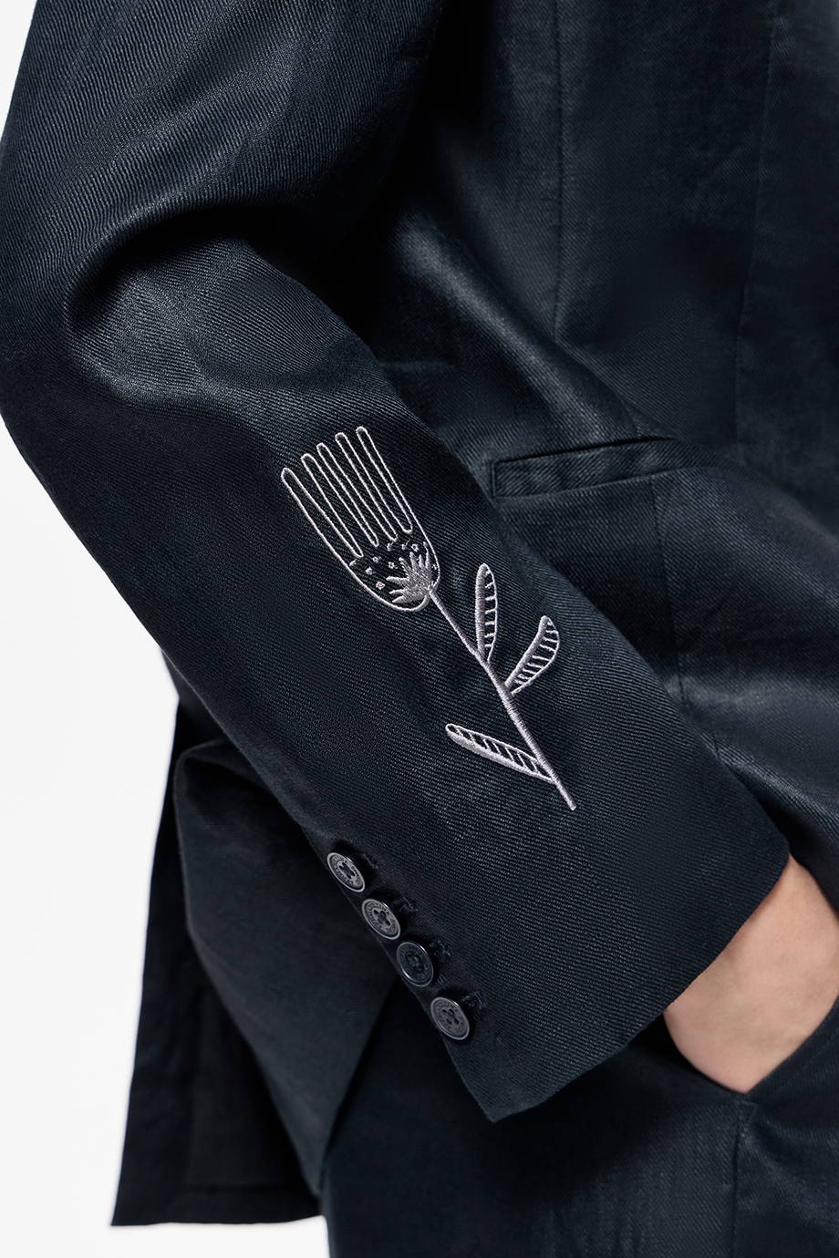 Жакет льняной с вышивками