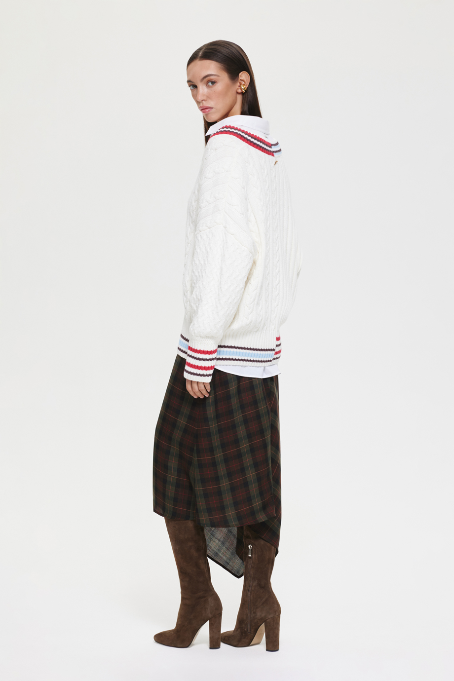 Джемпер с V-вырезом