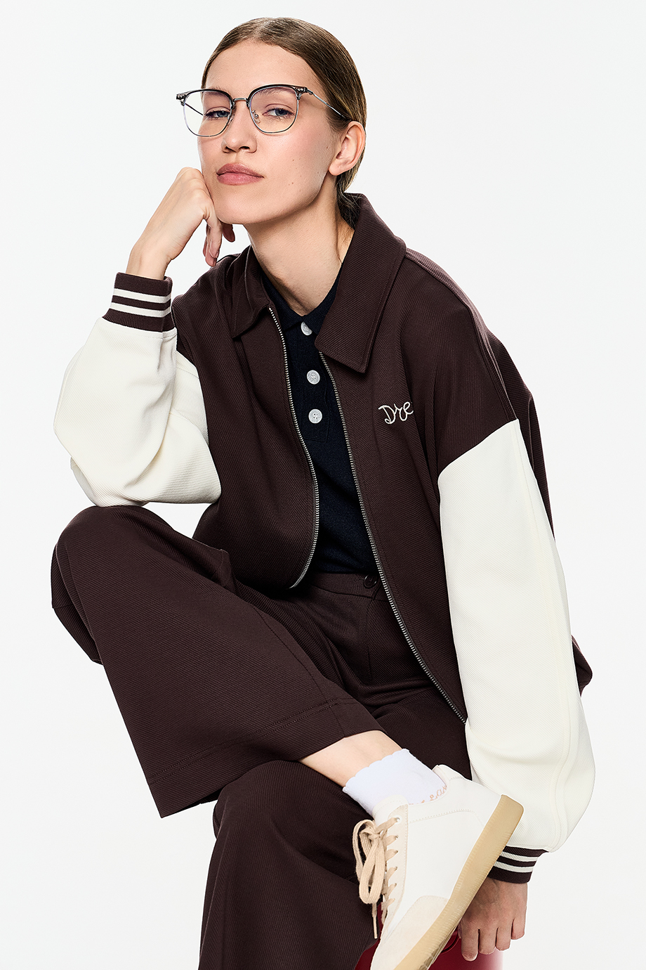 Бомбер с вышивкой