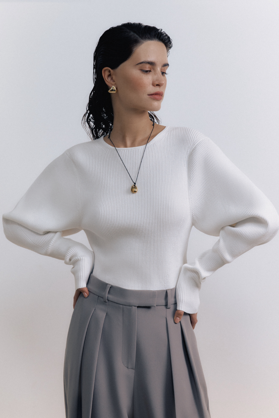 Джемпер с объемными рукавами