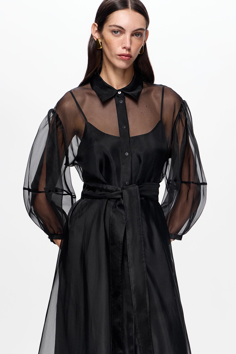 Платье из шелковой органзы с вышивкой