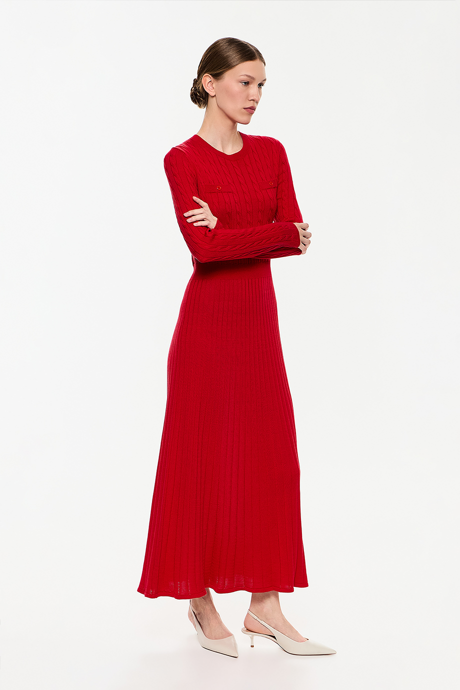 Платье вязаное приталенное