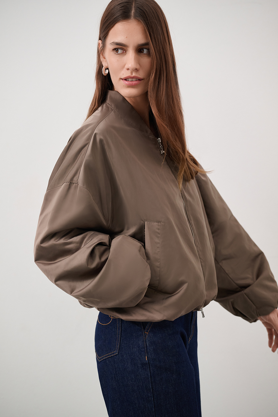 Бомбер с вышивкой