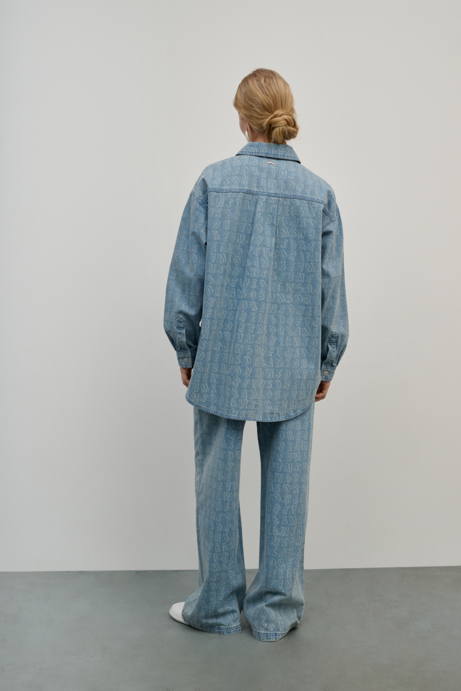 Джинсовая рубашка